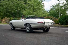 Jaguar E-Type photo