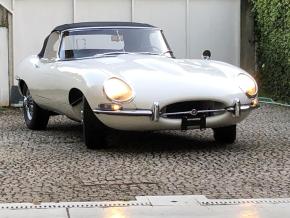 Jaguar E-Type photo