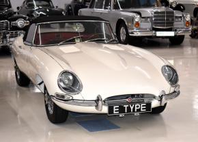 Jaguar E-Type photo