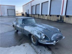 Jaguar E-Type photo