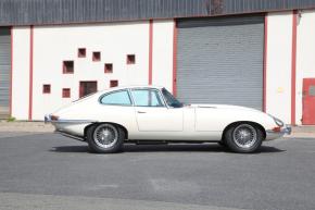 Jaguar E-Type photo