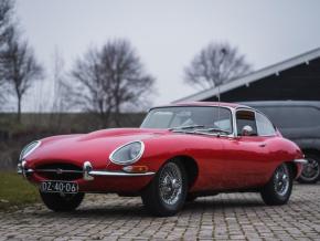 Jaguar E-Type photo