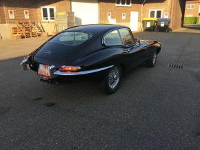 Jaguar E-Type photo