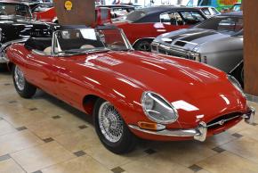 Jaguar E-Type photo