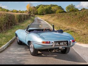 Jaguar E-Type photo