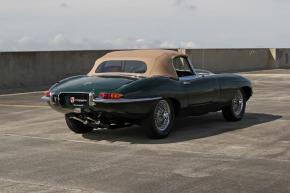 Jaguar E-Type photo