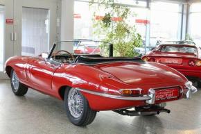 Jaguar E-Type photo