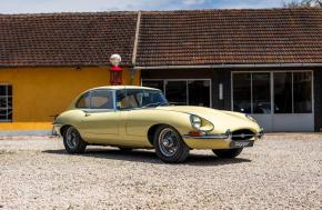 Jaguar E-Type photo