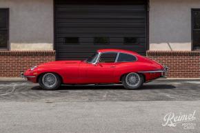 Jaguar E-Type photo