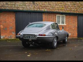 Jaguar E-Type photo