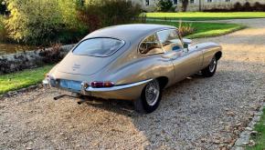 Jaguar E-Type photo