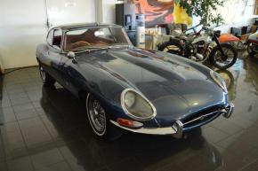 Jaguar E-Type photo