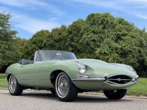 Jaguar E-Type photo