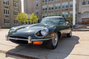 Jaguar E-Type photo