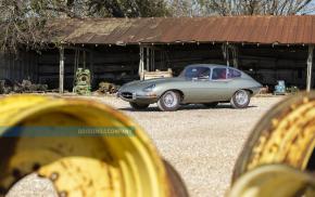 Jaguar E-Type photo