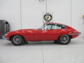 Jaguar E-Type photo