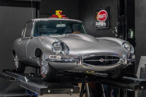 Jaguar E-Type photo