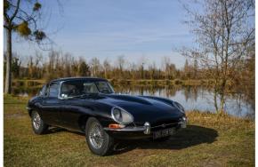 Jaguar E-Type photo