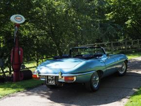 Jaguar E-Type photo