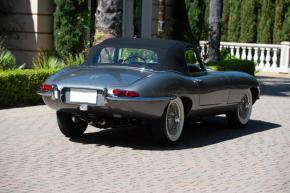 Jaguar E-Type photo