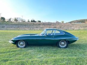 Jaguar E-Type photo