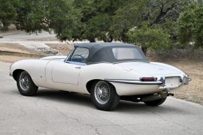 Jaguar E-Type photo