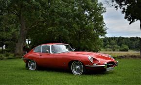 Jaguar E-Type photo