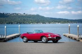 Jaguar E-Type photo