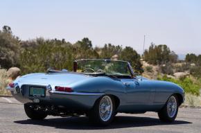 Jaguar E-Type photo