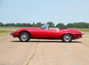 Jaguar E-Type photo