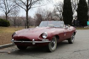 Jaguar E-Type photo