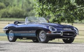 Jaguar E-Type photo