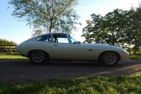 Jaguar E-Type photo