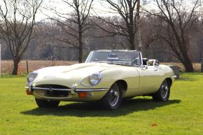 Jaguar E-Type photo