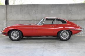 Jaguar E-Type photo