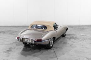 Jaguar E-Type photo