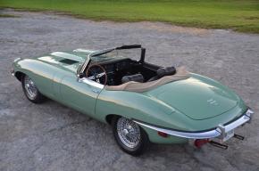 Jaguar E-Type photo