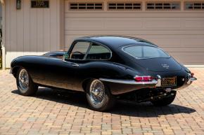 Jaguar E-Type photo