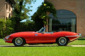 Jaguar E-Type photo