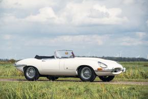 Jaguar E-Type photo