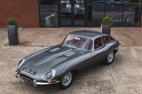 Jaguar E-Type photo