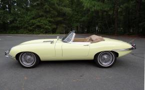 Jaguar E-Type photo