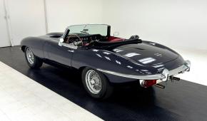 Jaguar E-Type photo