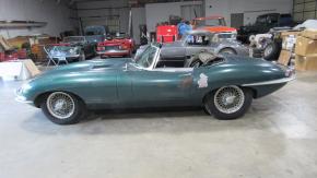 Jaguar E-Type photo