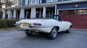 Jaguar E-Type photo