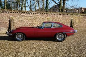 Jaguar E-Type photo