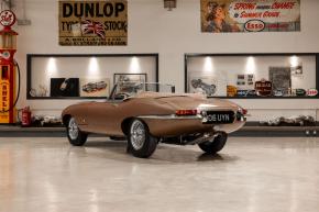 Jaguar E-Type photo