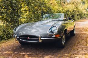 Jaguar E-Type photo