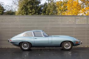 Jaguar E-Type photo