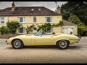 Jaguar E-Type photo